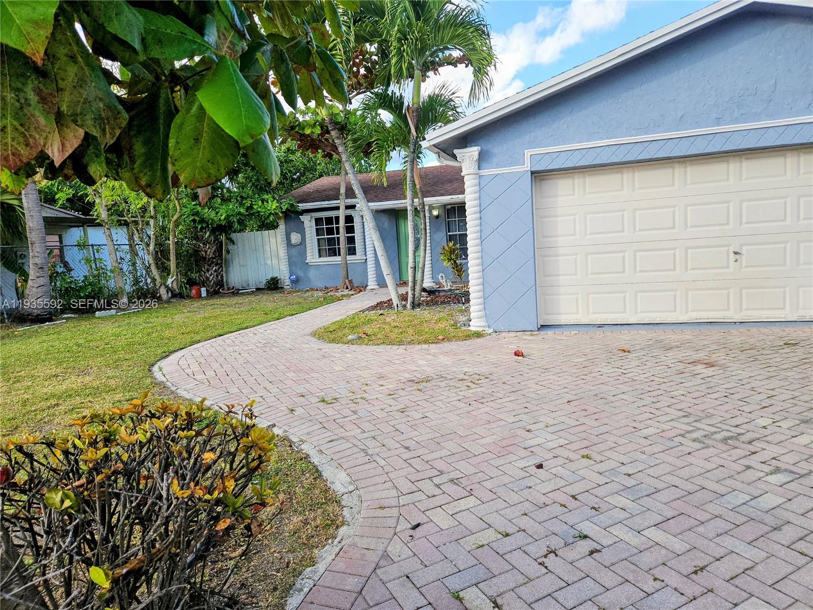 7601 Kimberly Blvd Unit: Main