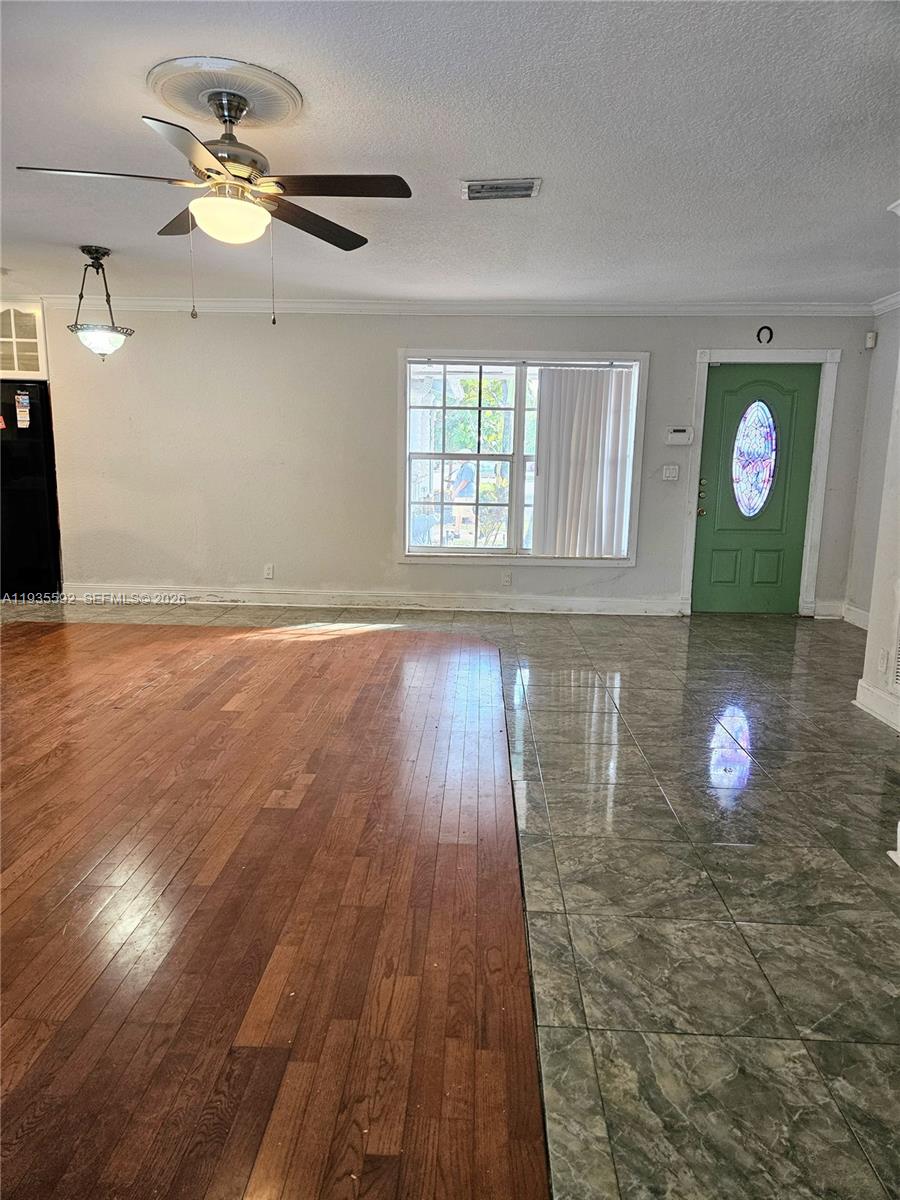 7601 Kimberly Blvd Unit: Main