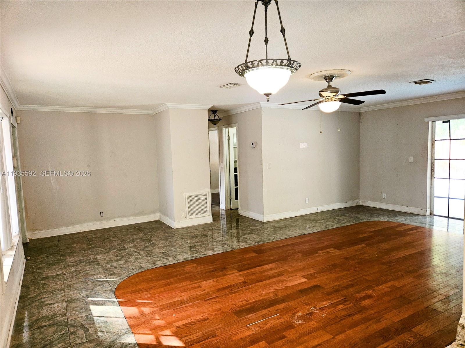 7601 Kimberly Blvd Unit: Main