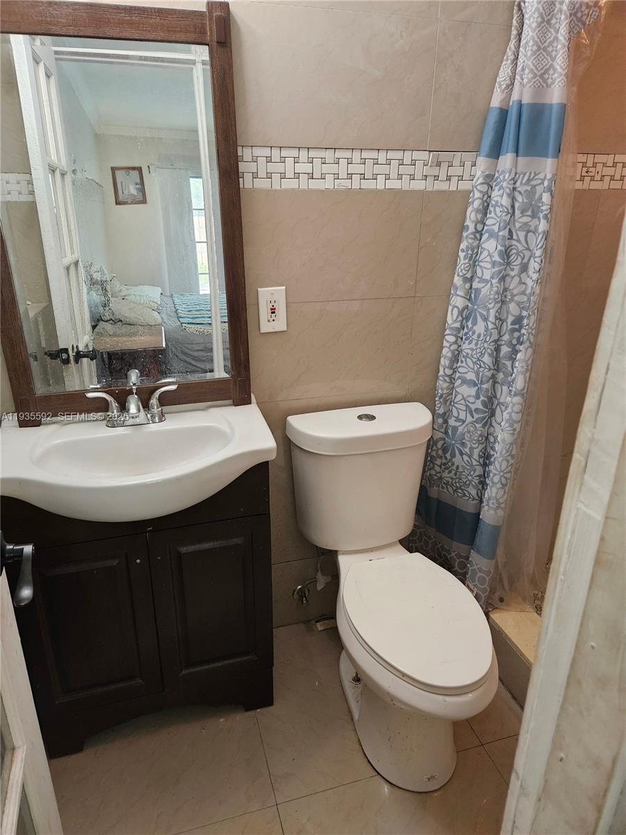 7601 Kimberly Blvd Unit: Main