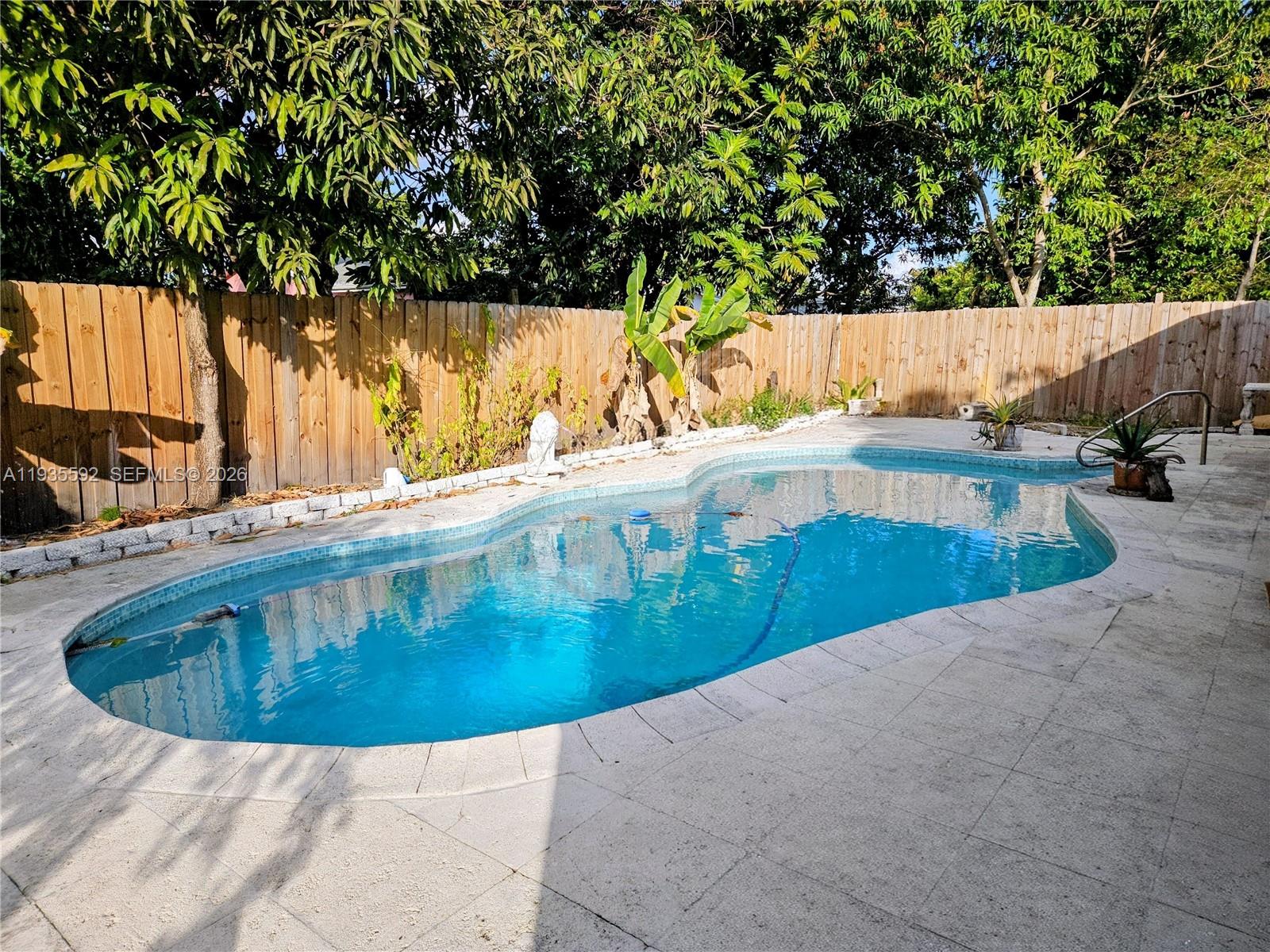 7601 Kimberly Blvd Unit: Main