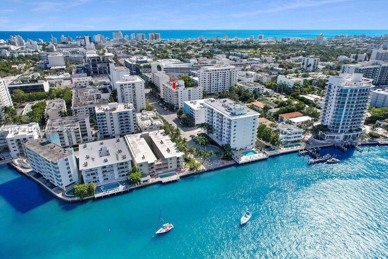 1340 Lincoln Rd # 807