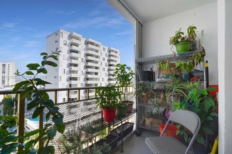 1340 Lincoln Rd # 807