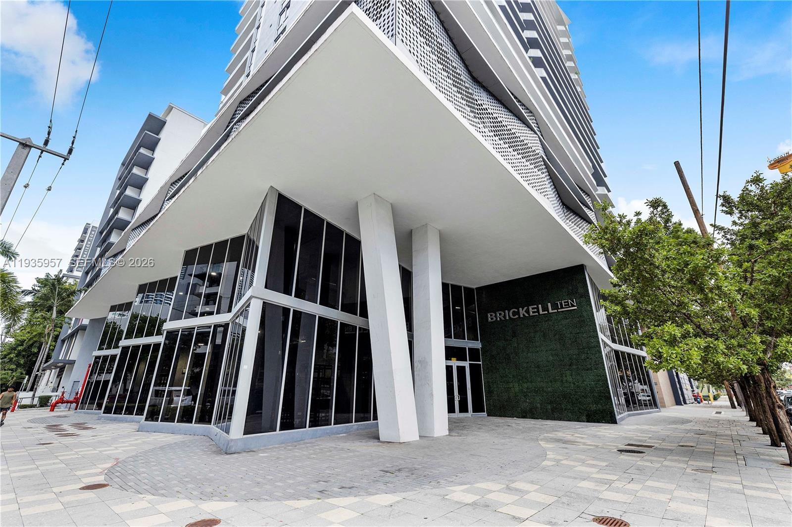 1010 SW 2nd Ave # 601