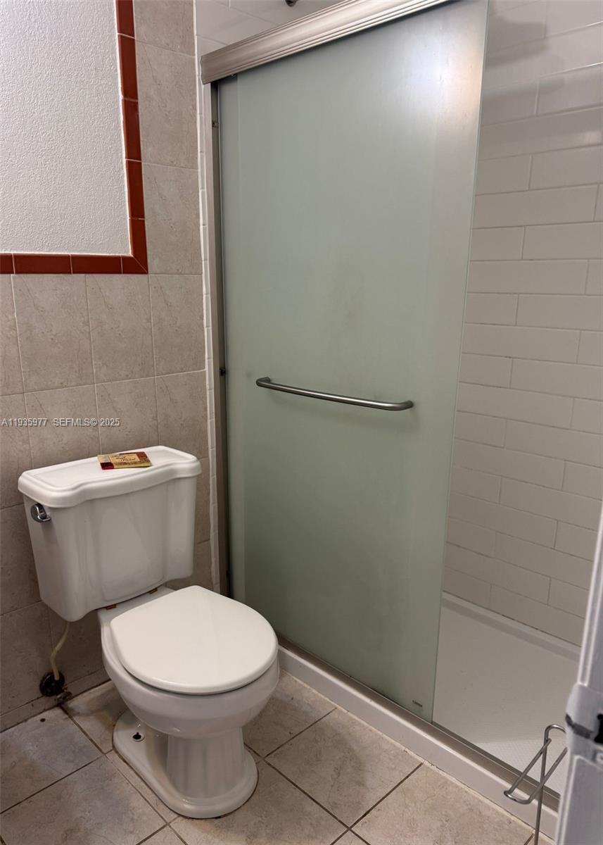 8897 Fontainebleau Blvd # 408