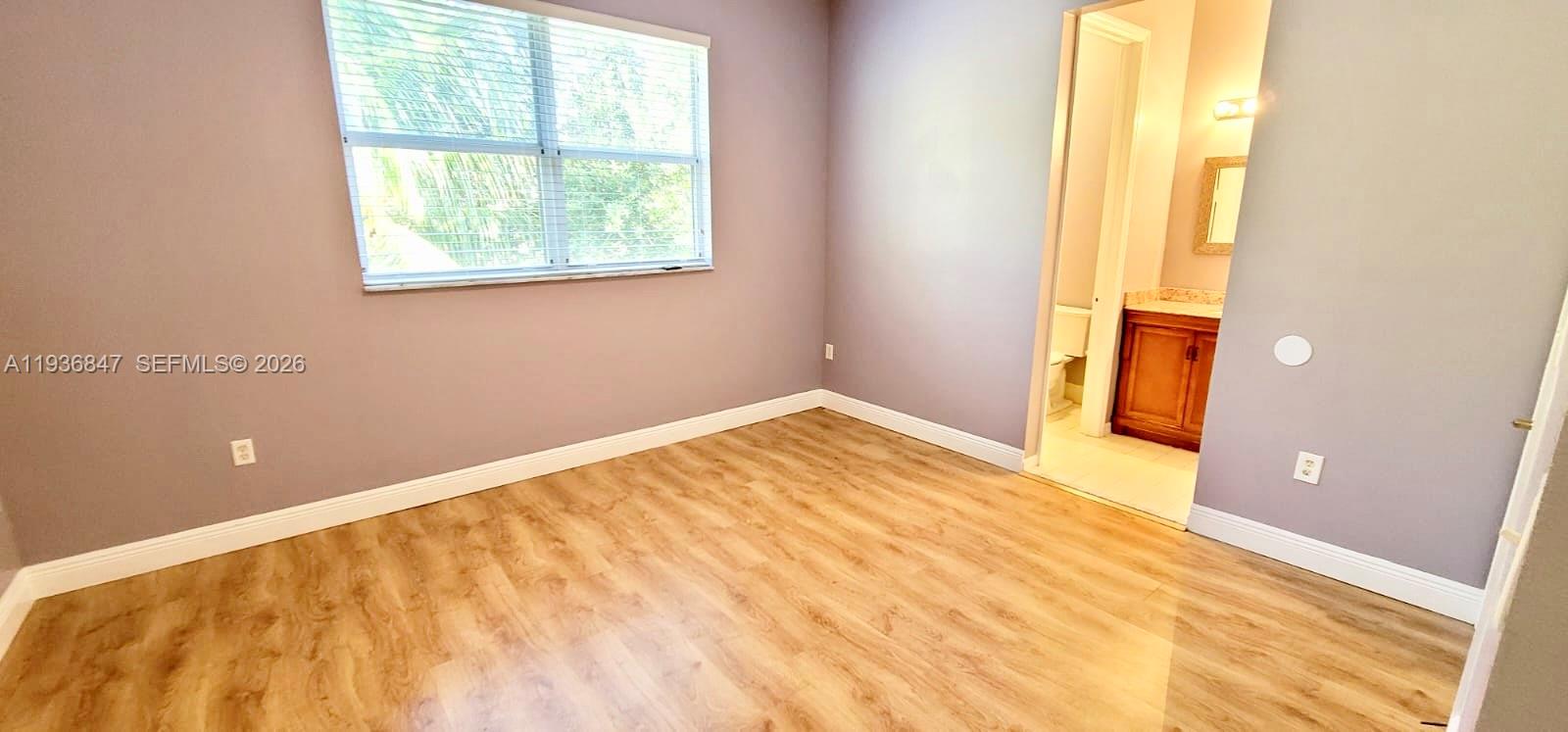 1005 NE 42nd Pl
