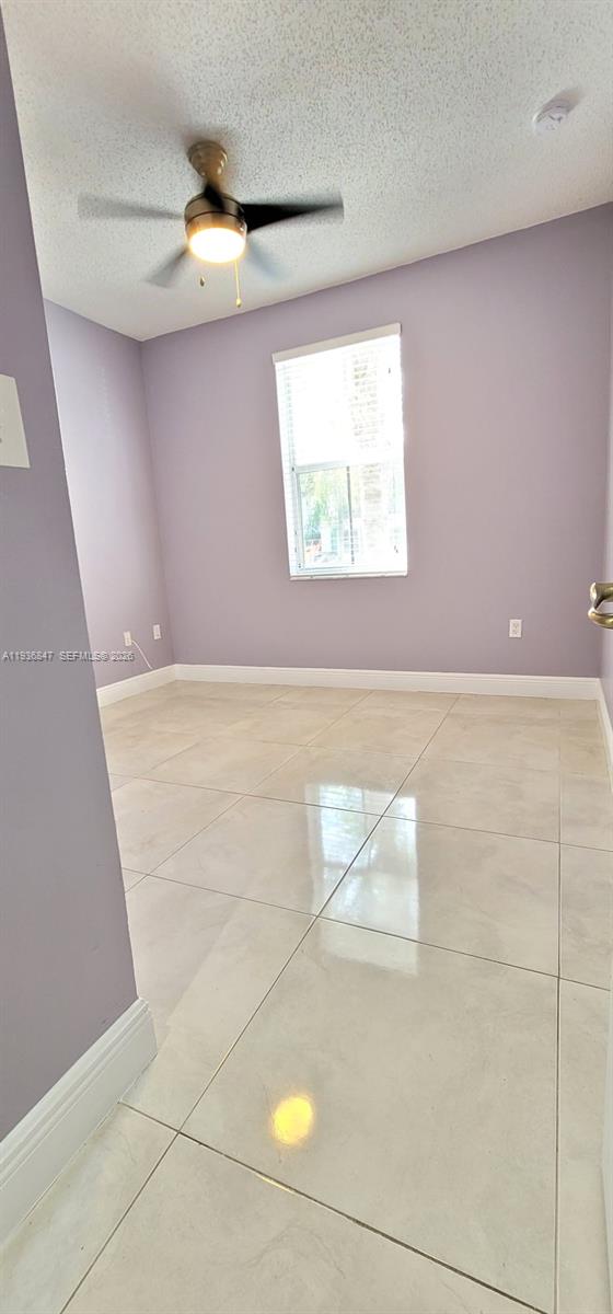 1005 NE 42nd Pl