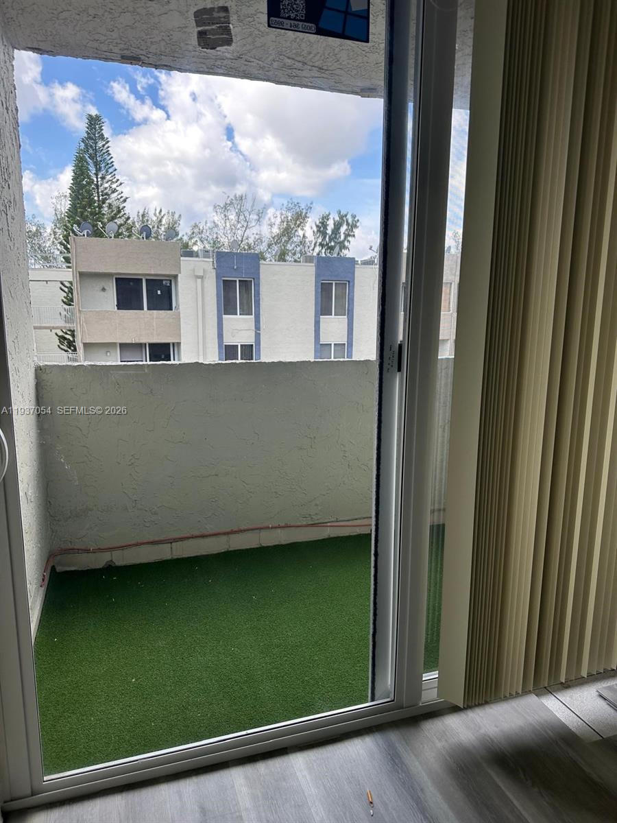 10000 NW 80 Ct # 2543