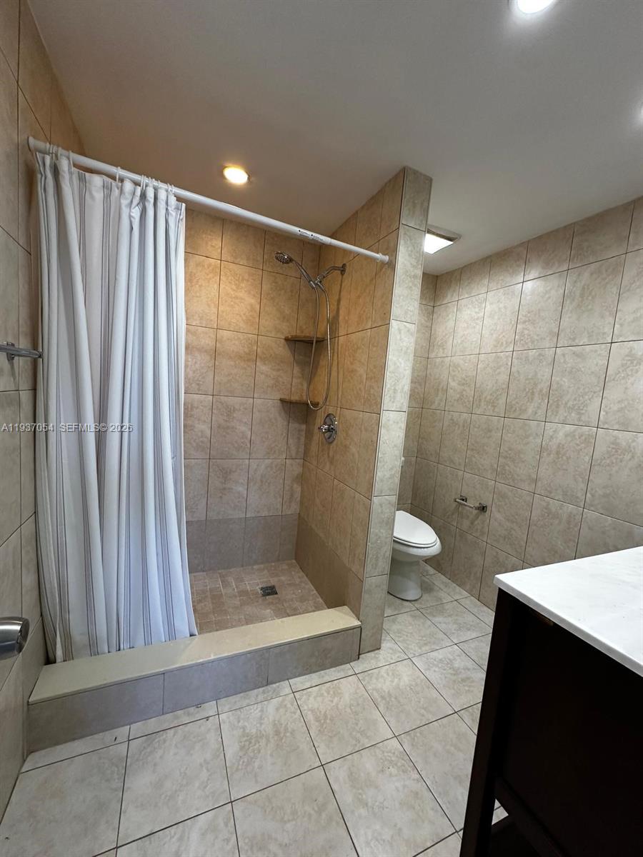 10000 NW 80 Ct # 2543