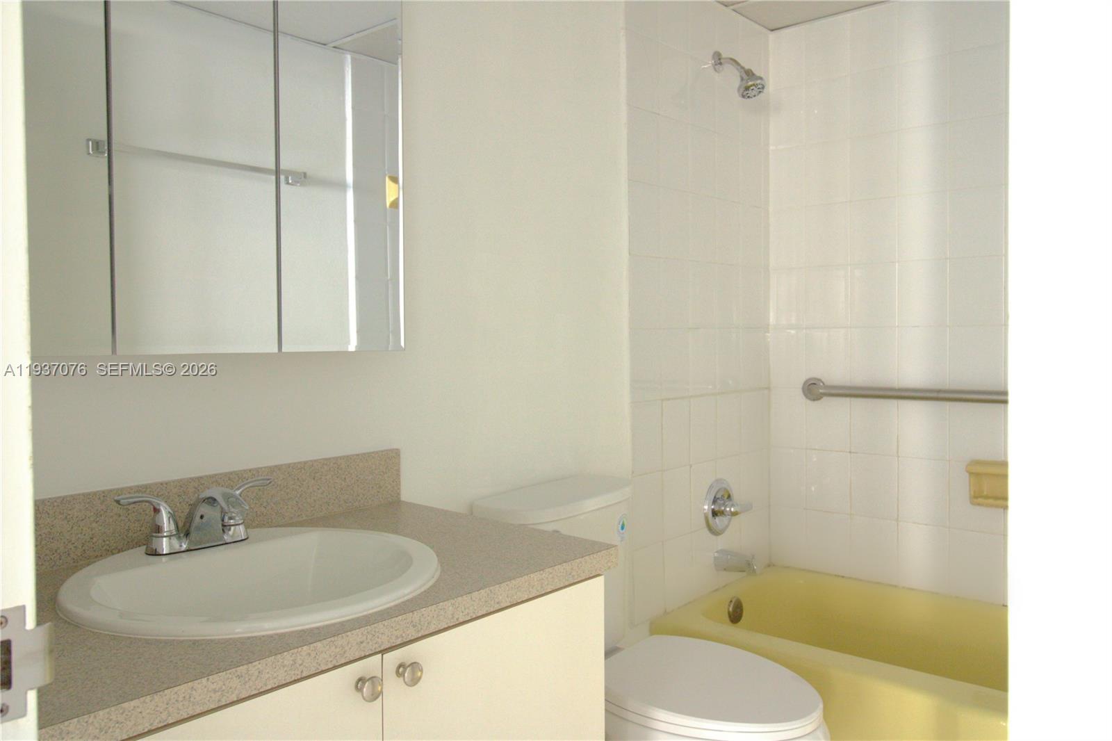 1225 NE 124th St # 34B