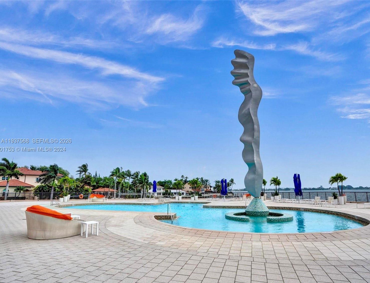 1800 NE 114th St # 411