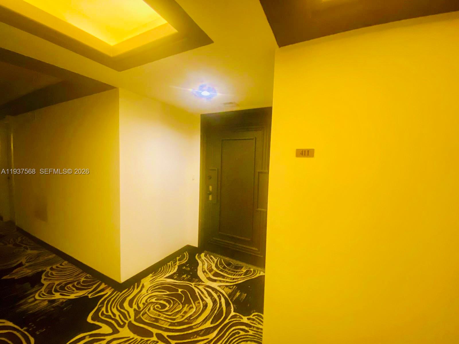 1800 NE 114th St # 411