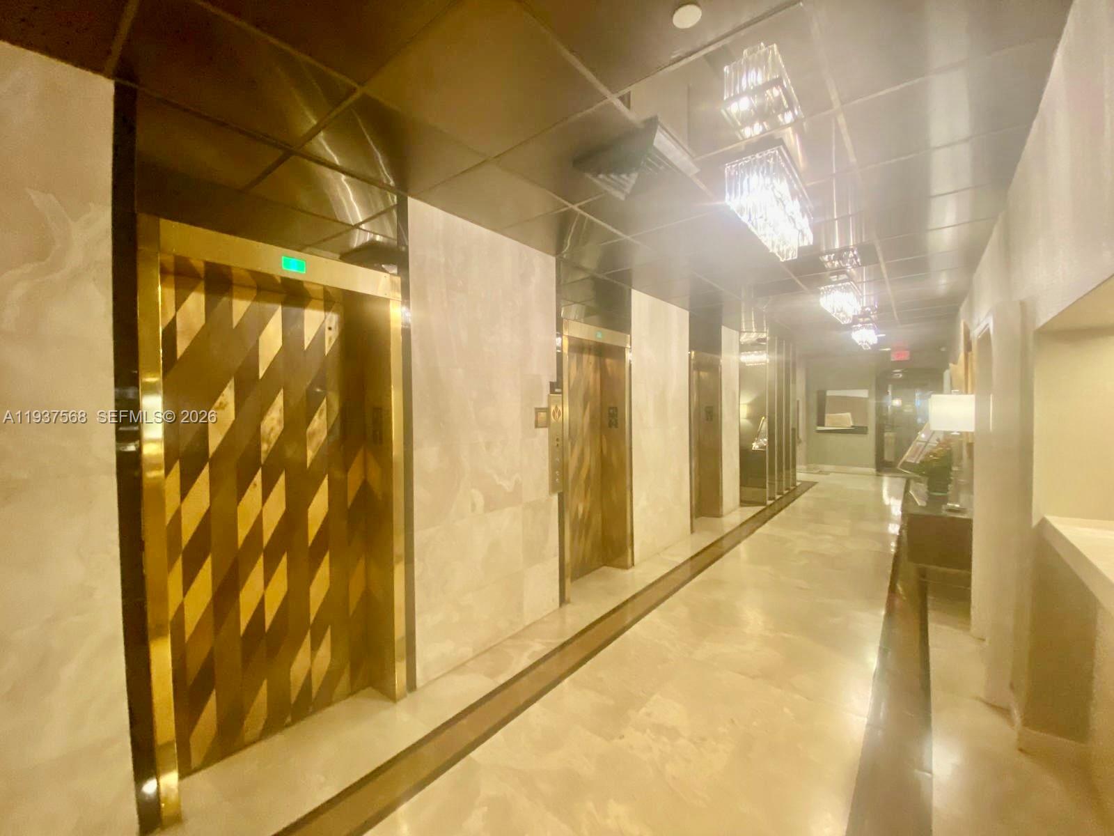 1800 NE 114th St # 411