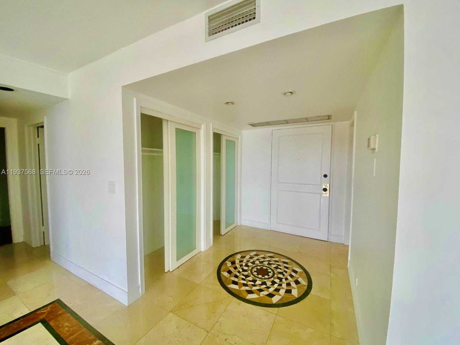 1800 NE 114th St # 411