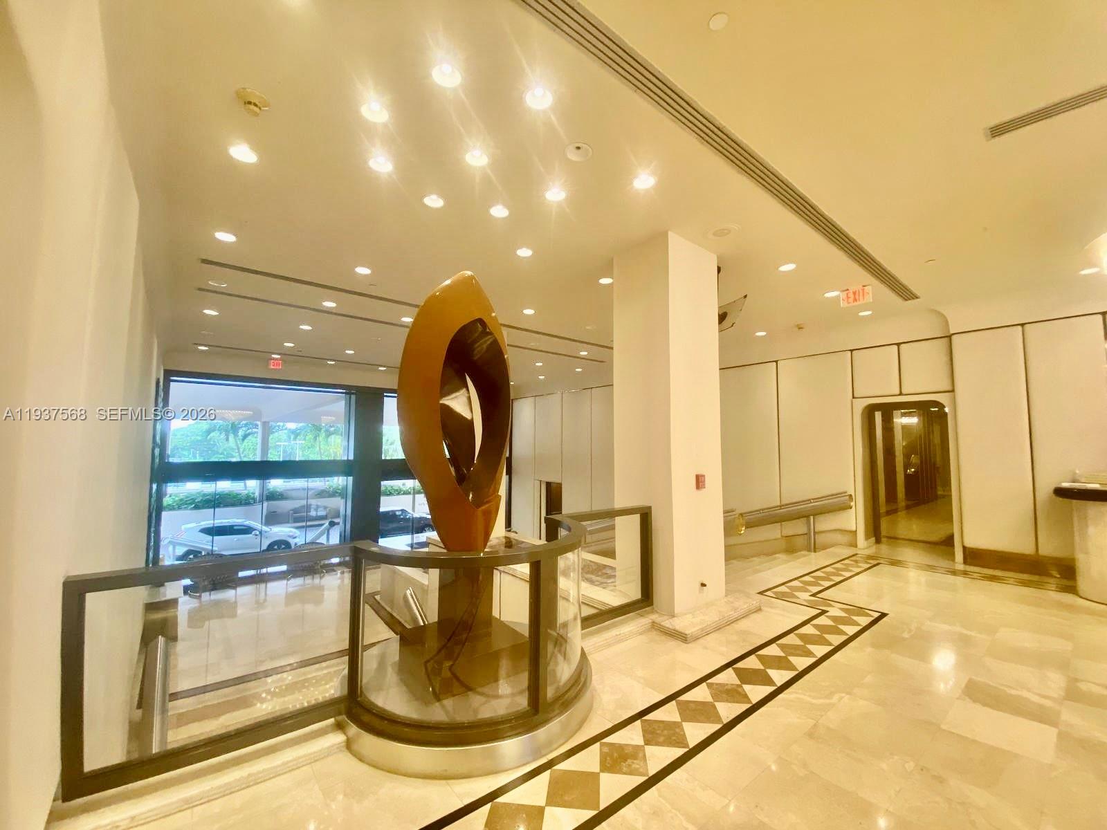 1800 NE 114th St # 411