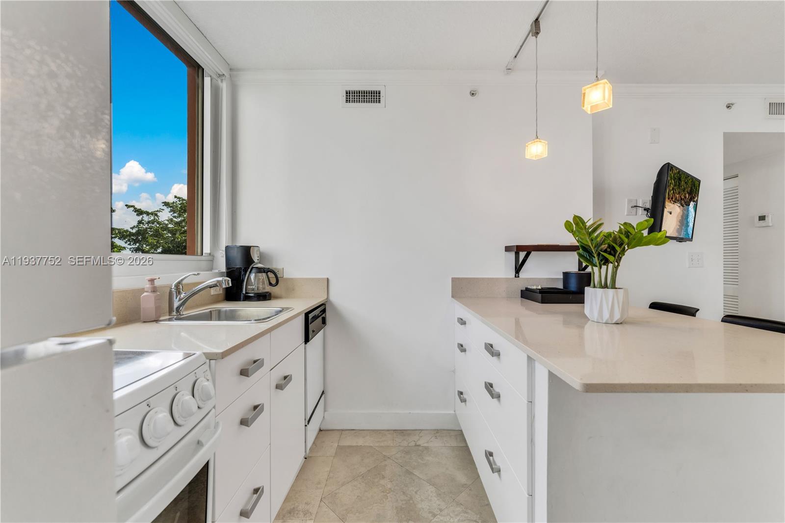 2951 S Bayshore Dr # 717