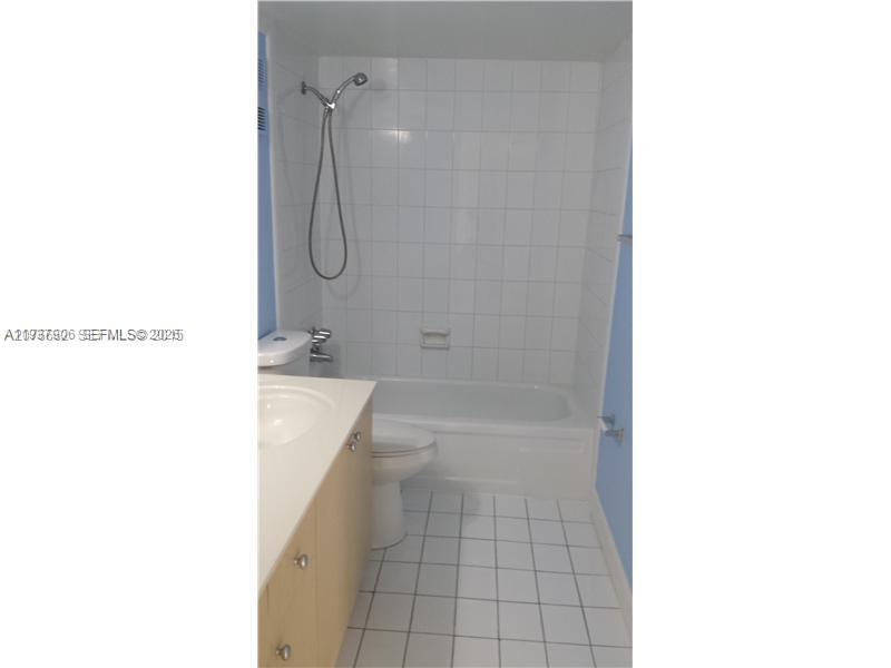 7160 Fairway Dr # J6