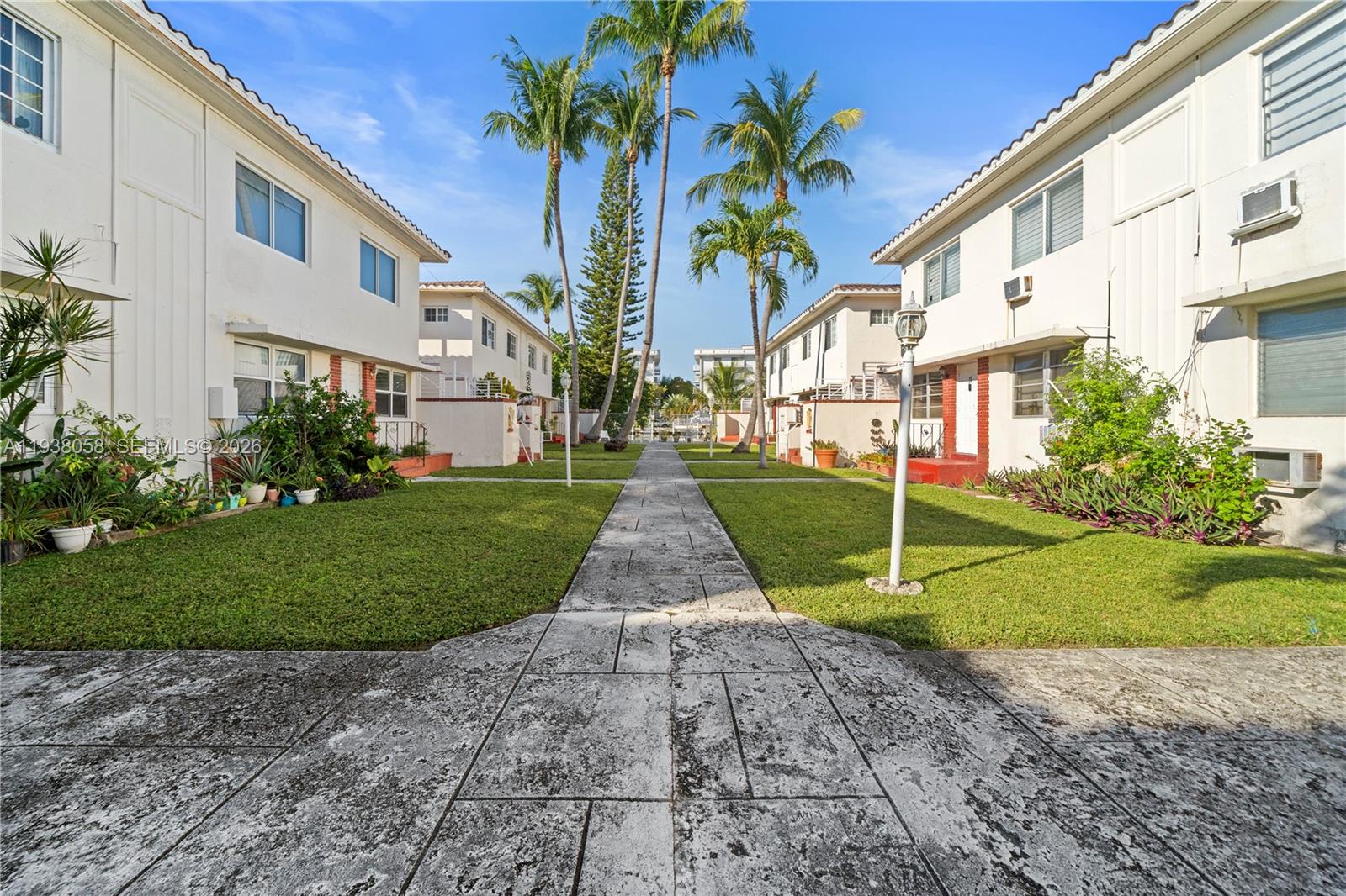 1203 Marseille Dr # 21