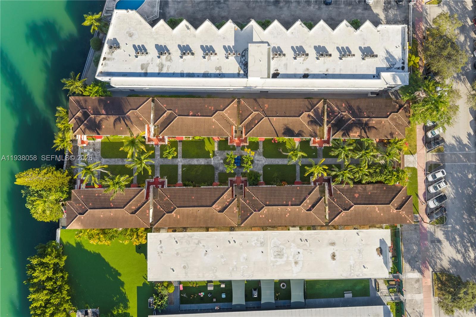 1203 Marseille Dr # 21