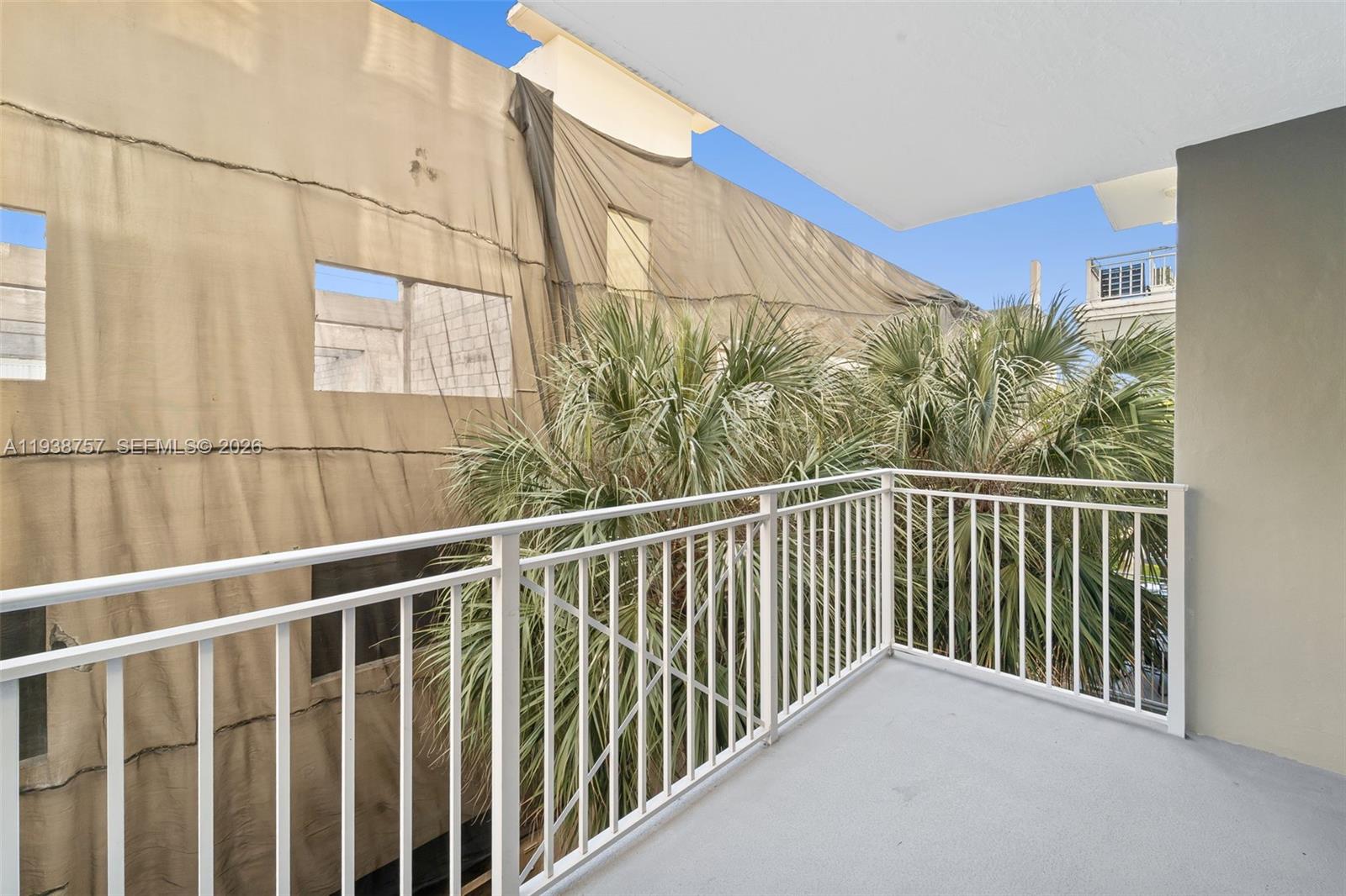 2642 Collins Ave # 309