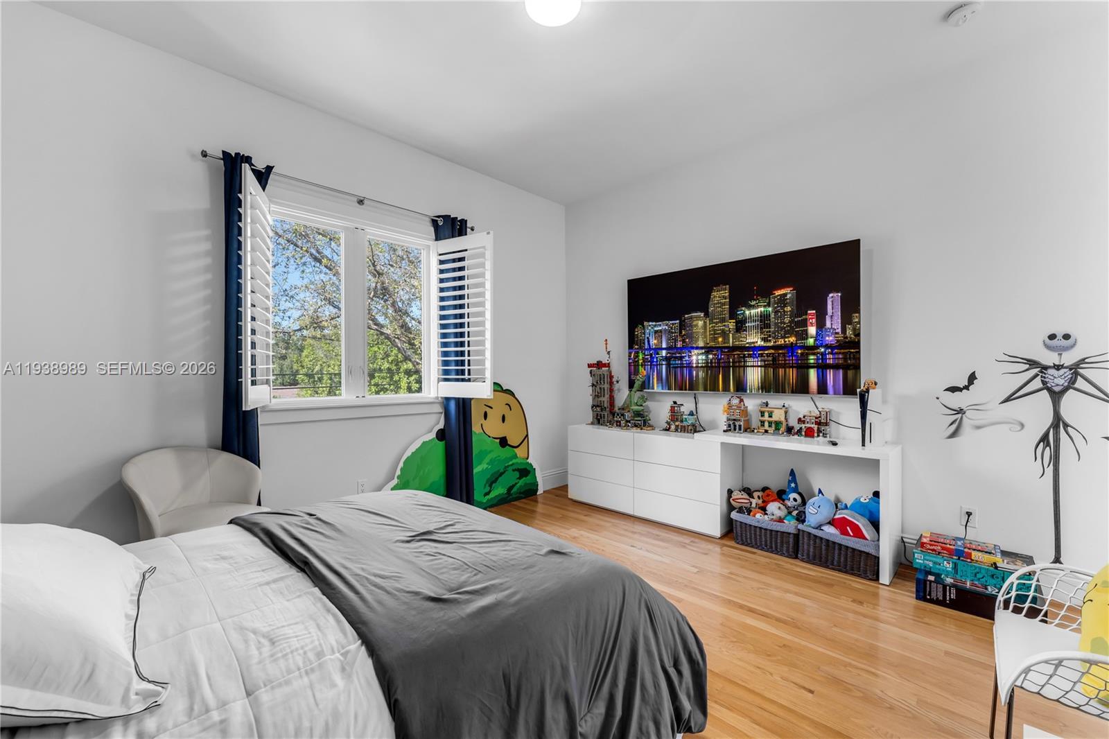 4819 University Drive # 4819