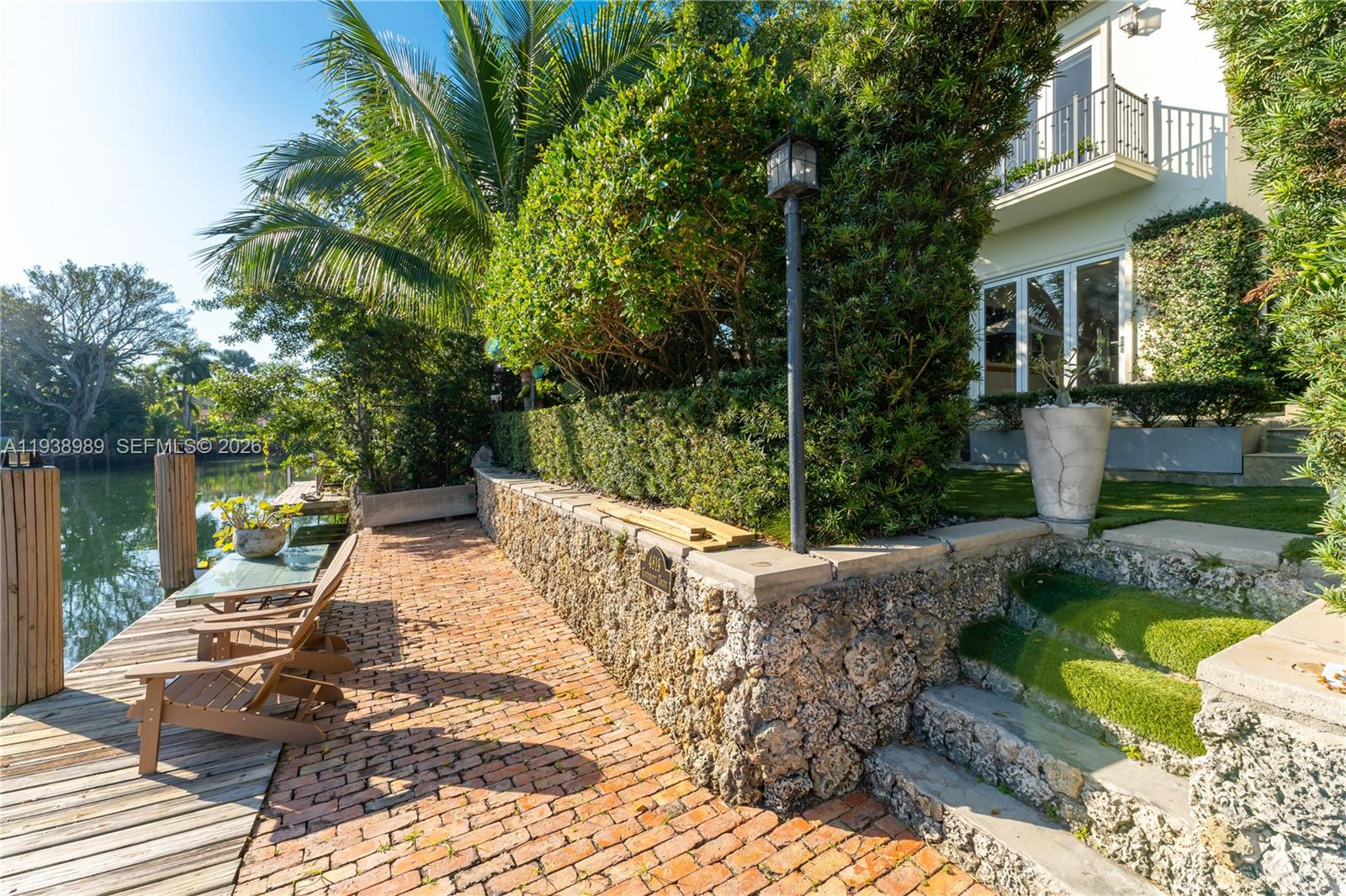 4819 University Drive # 4819