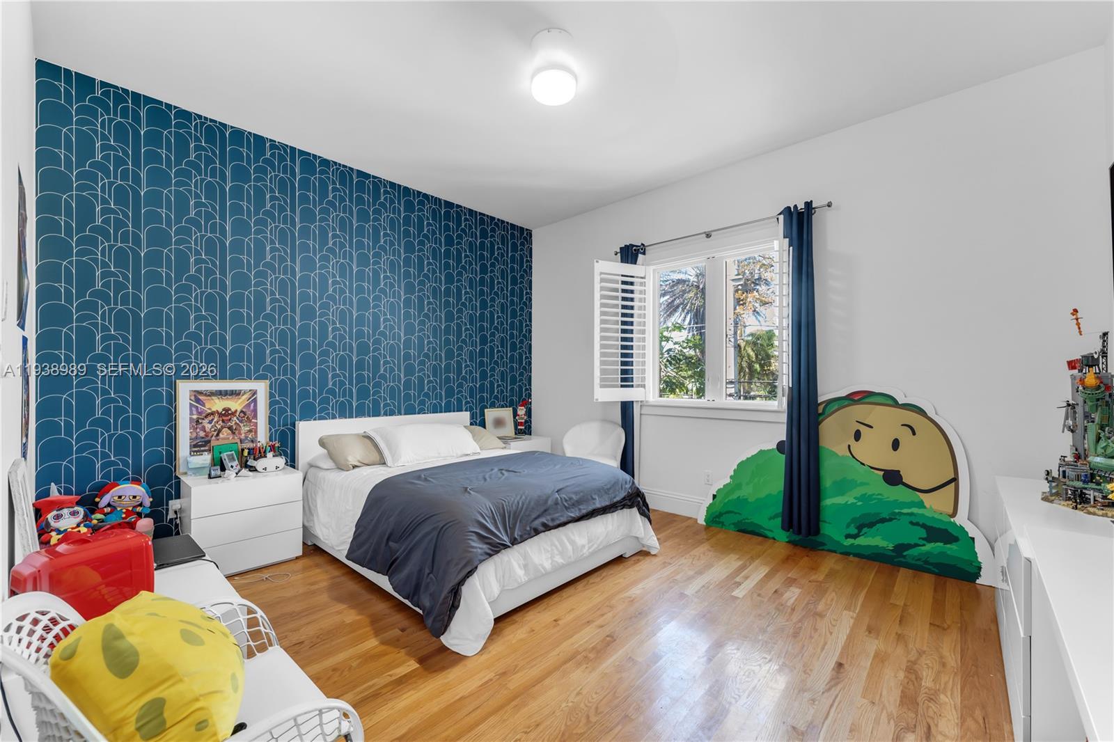 4819 University Drive # 4819