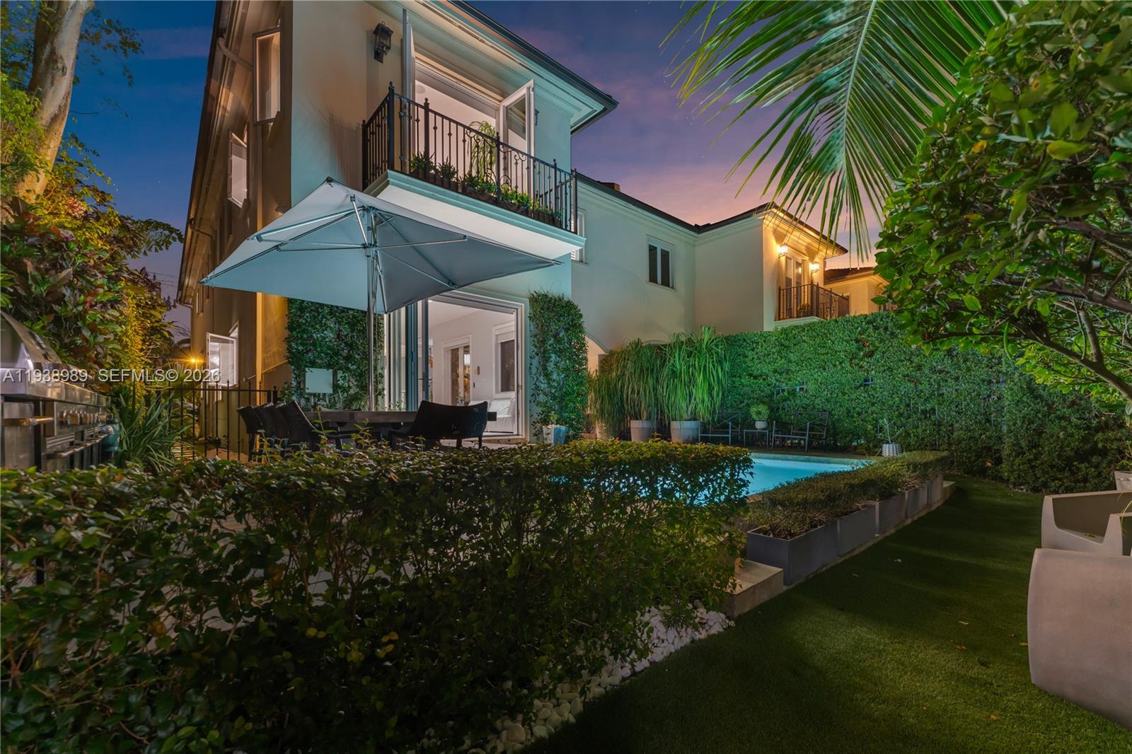 4819 University Drive # 4819