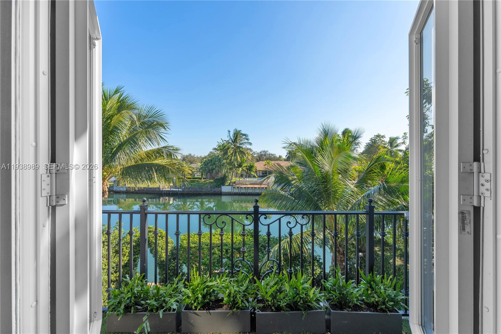 4819 University Drive # 4819