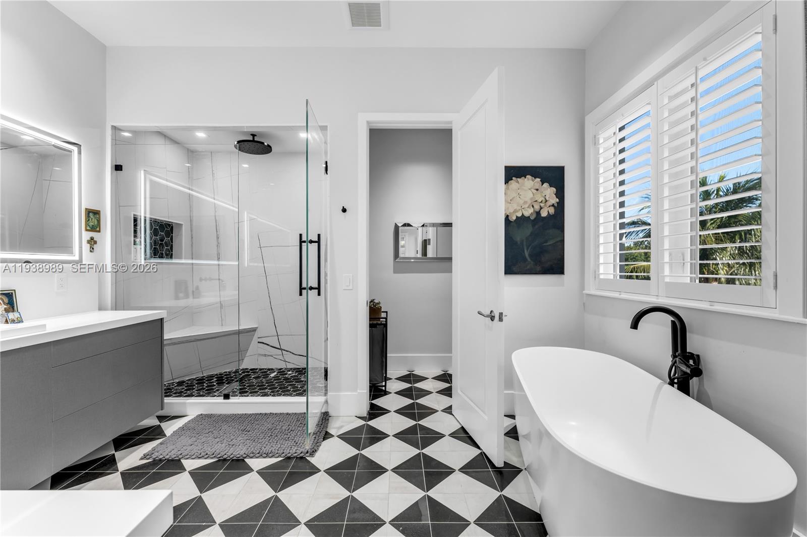 4819 University Drive # 4819