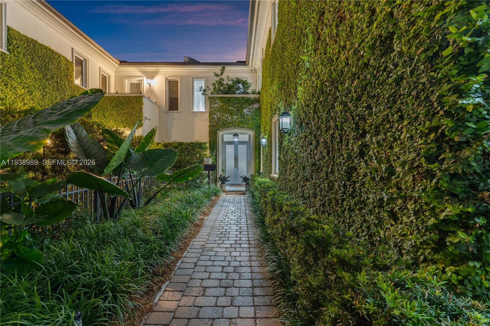 4819 University Drive # 4819