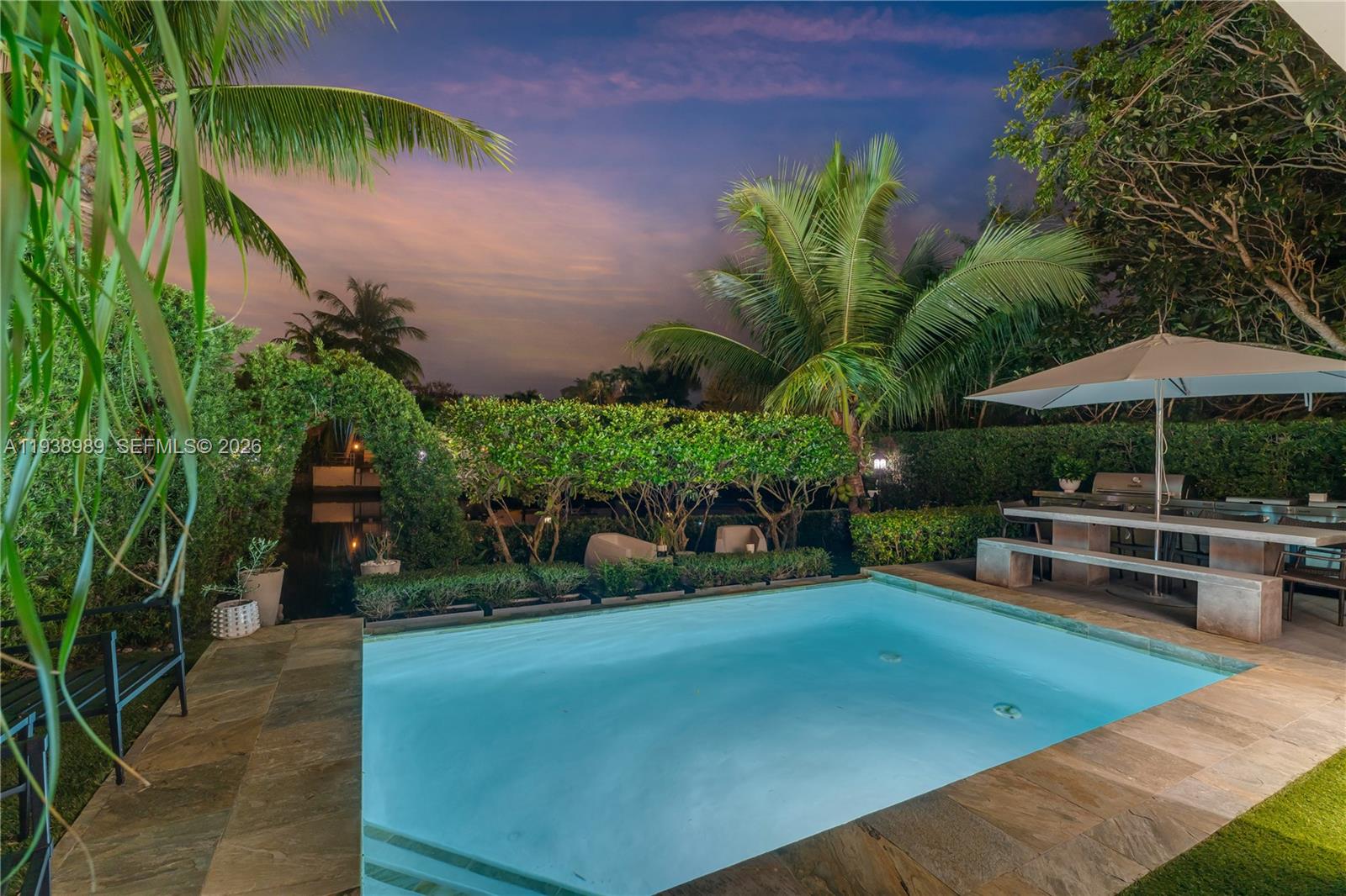 4819 University Drive # 4819