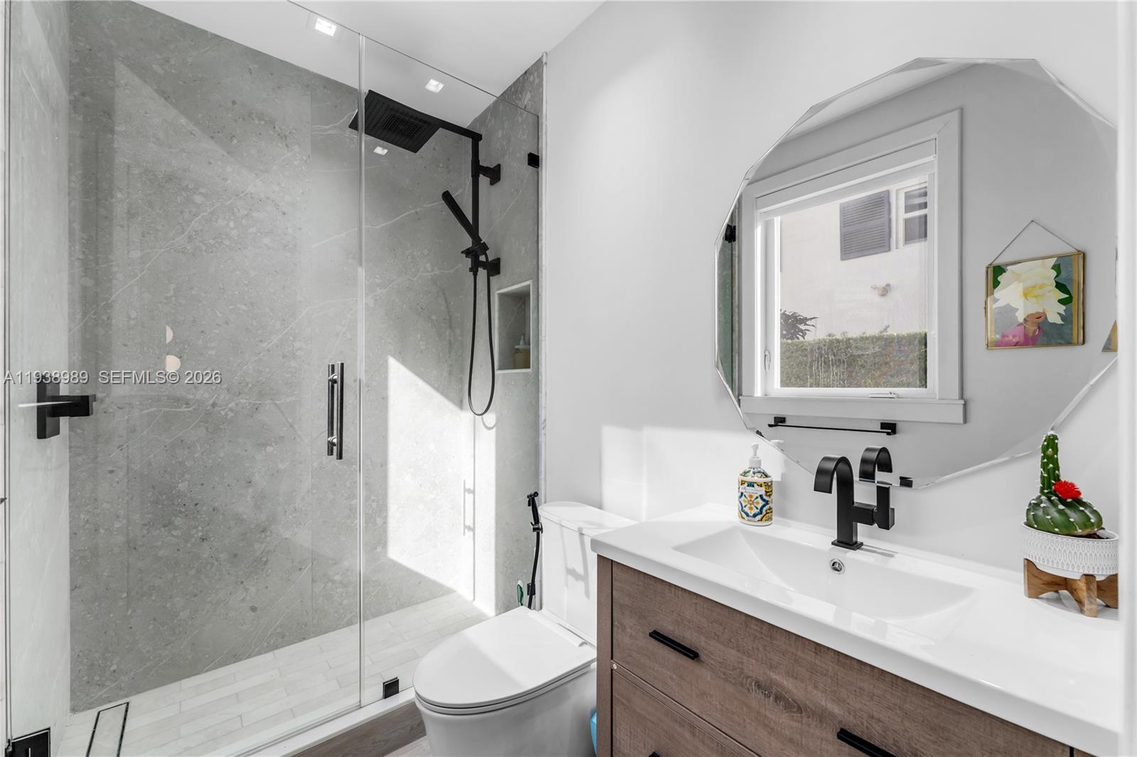 4819 University Drive # 4819