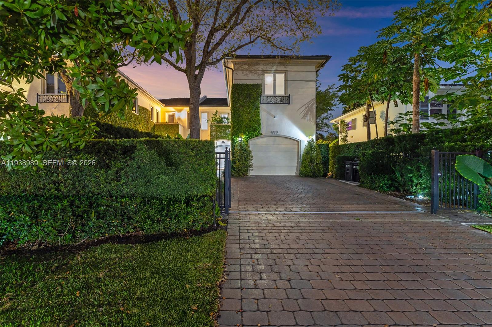 4819 University Drive # 4819