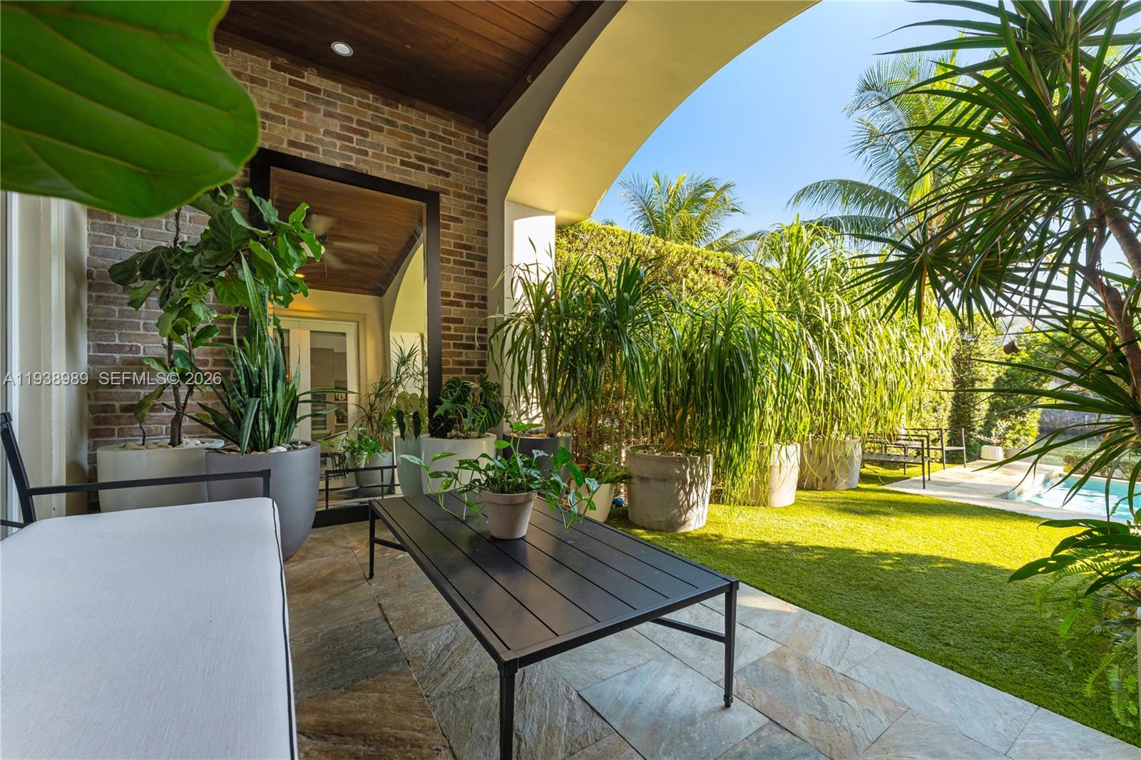 4819 University Drive # 4819