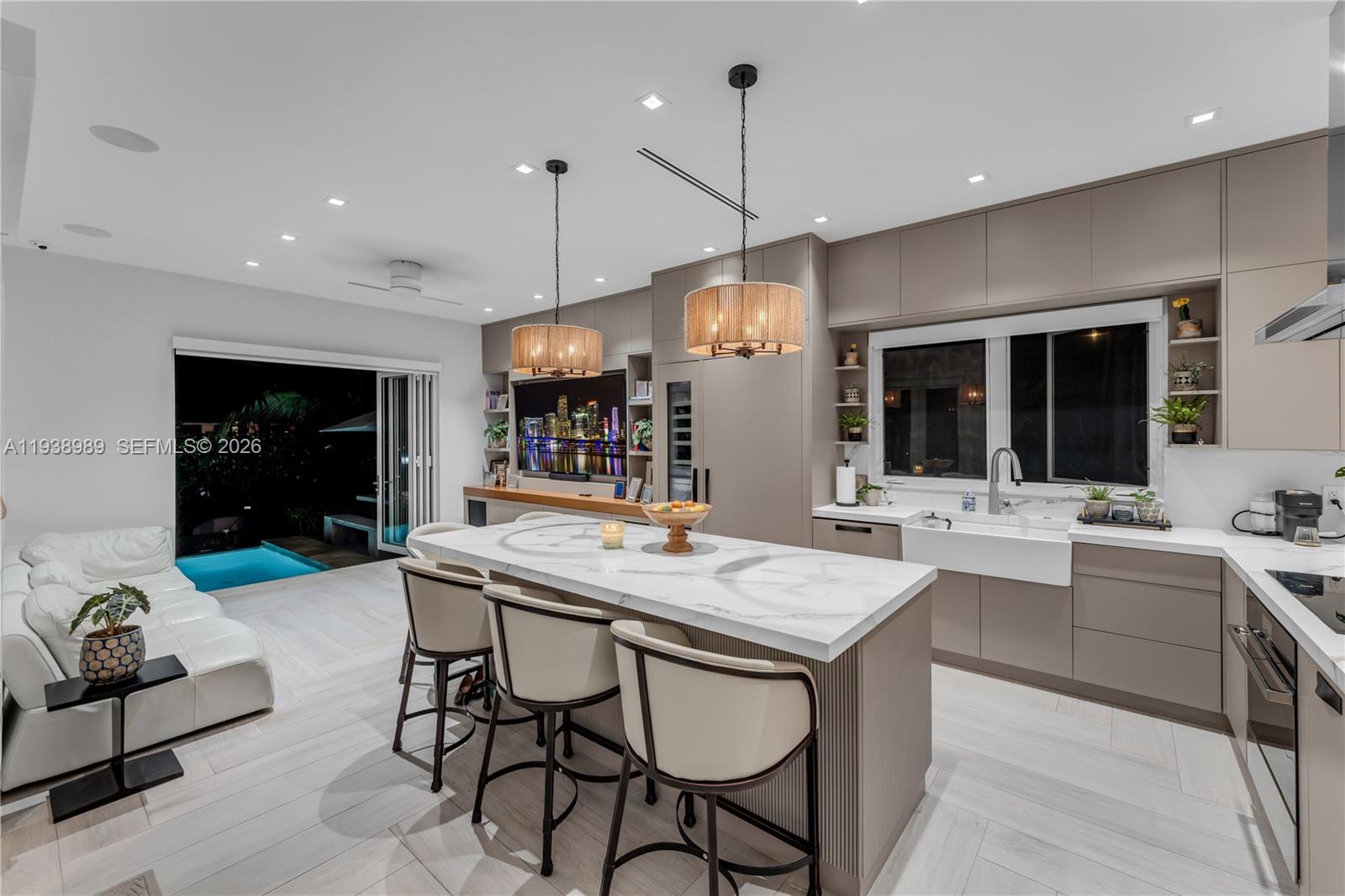 4819 University Drive # 4819