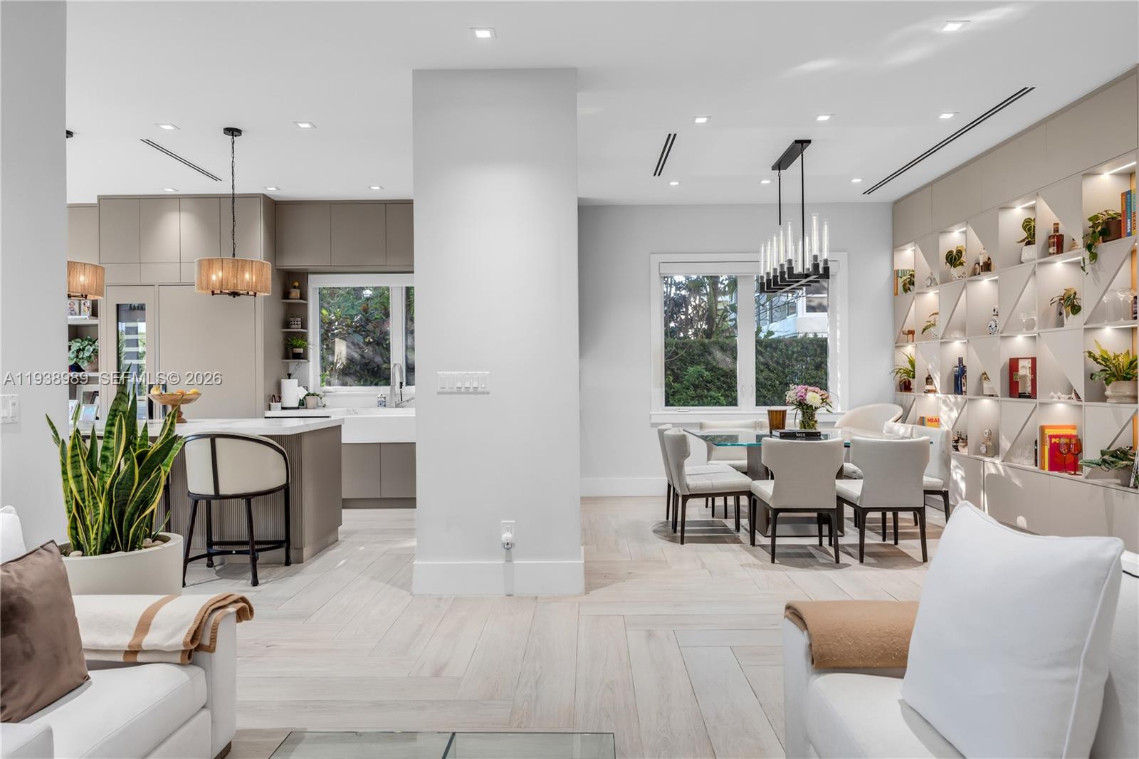 4819 University Drive # 4819