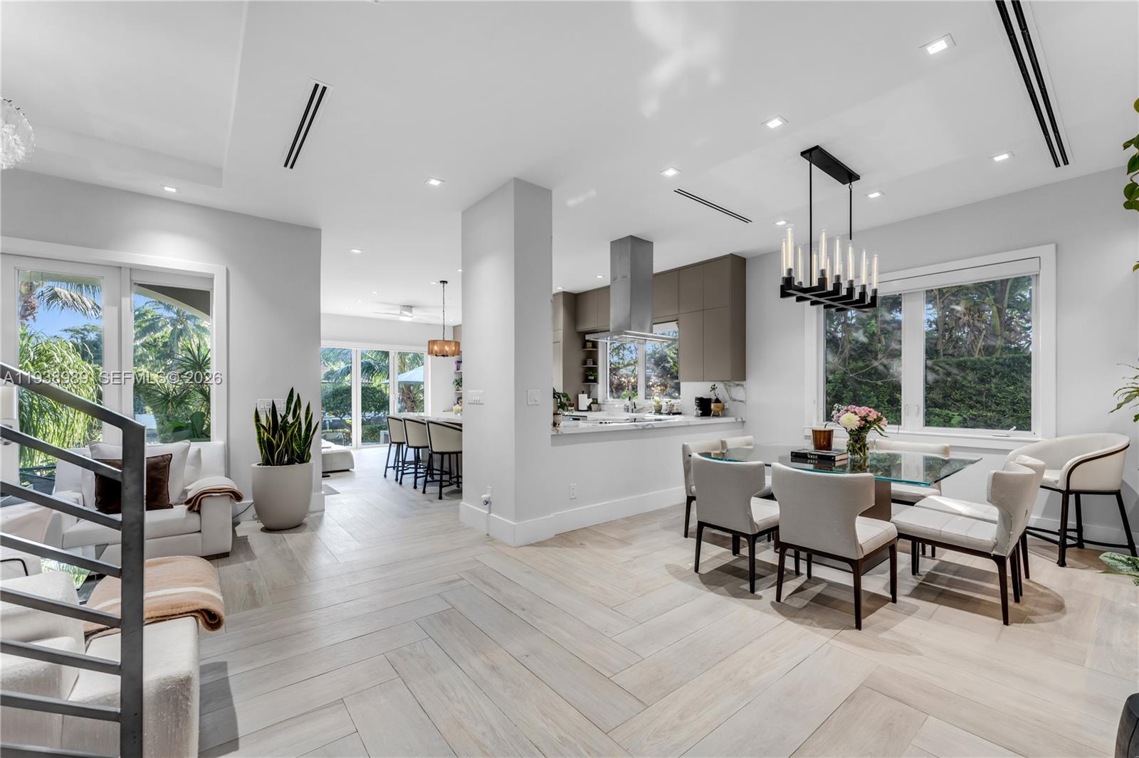 4819 University Drive # 4819