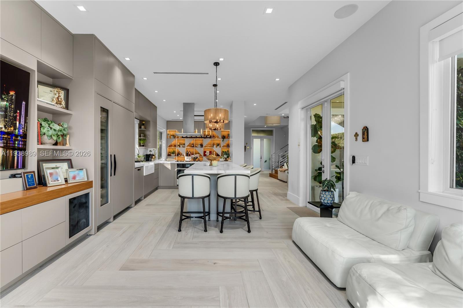 4819 University Drive # 4819