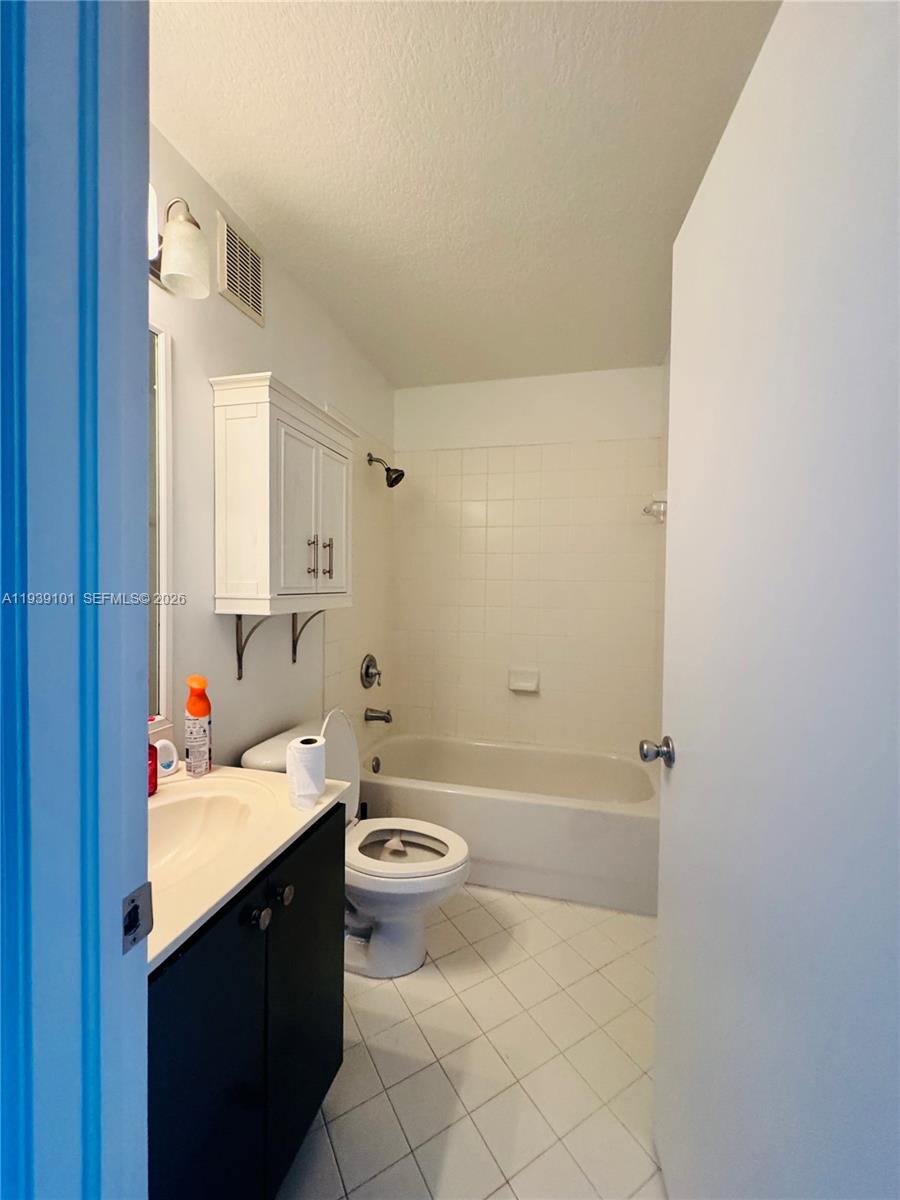 3390 NE 10th St # 201