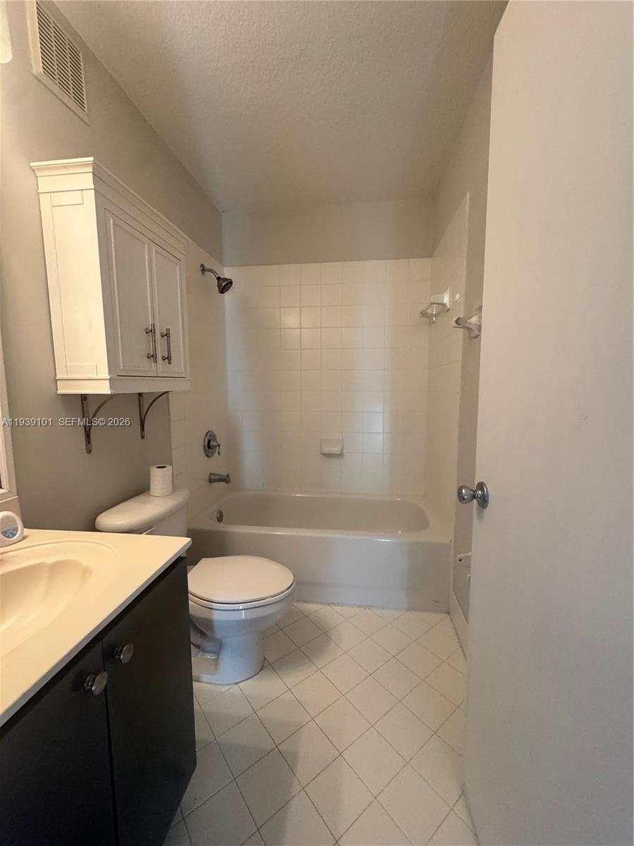 3390 NE 10th St # 201