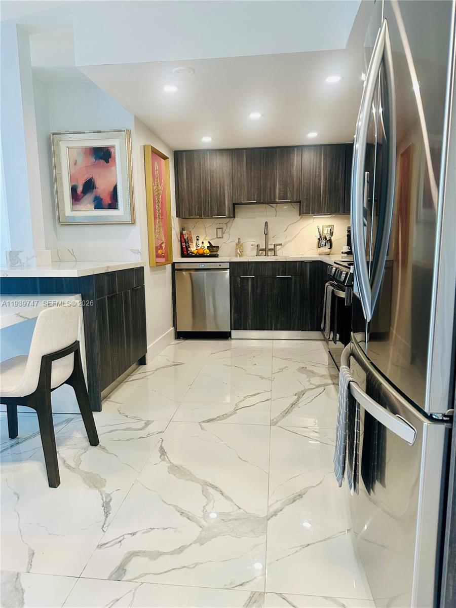 1740 NW N River Dr # 626