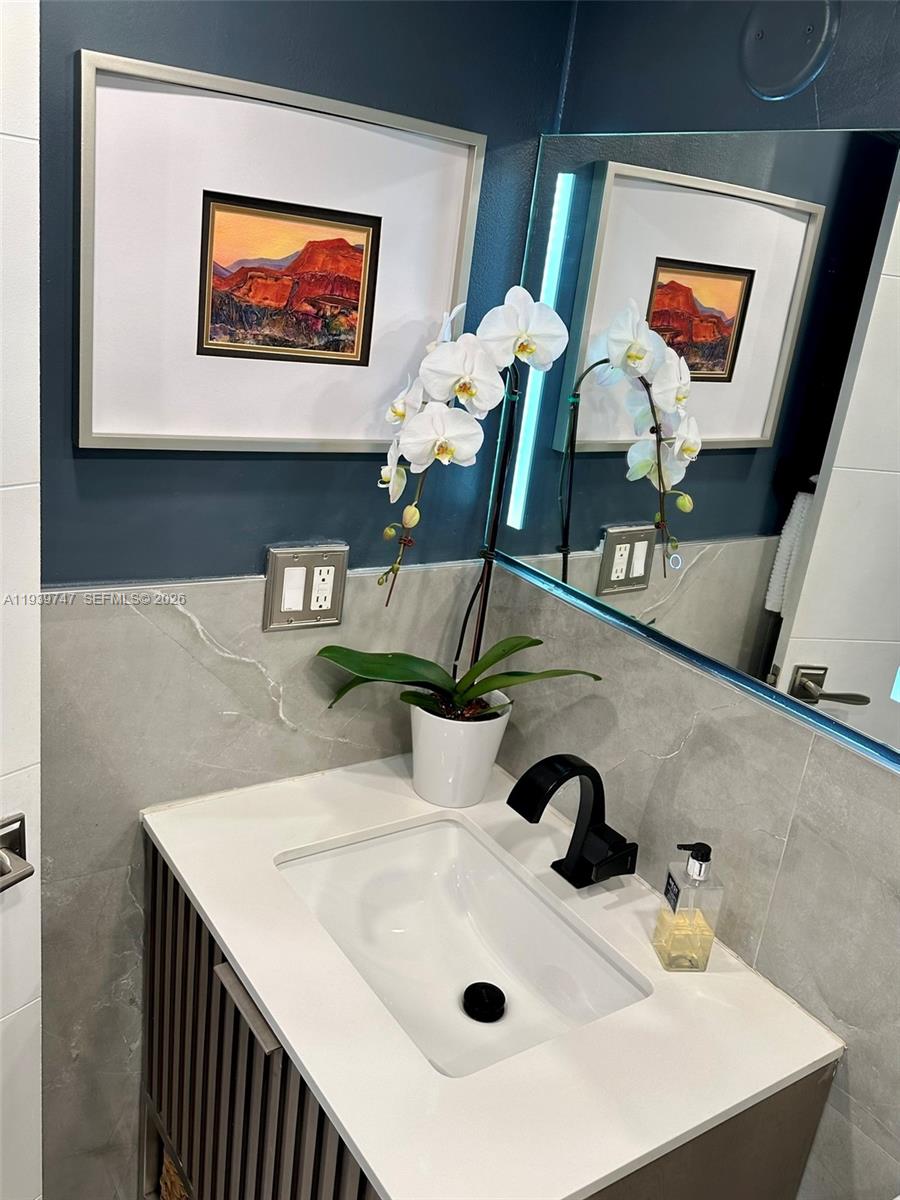 1740 NW N River Dr # 626