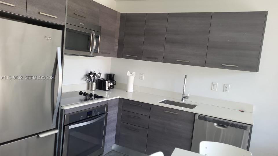 151 SE 1st St # 1403