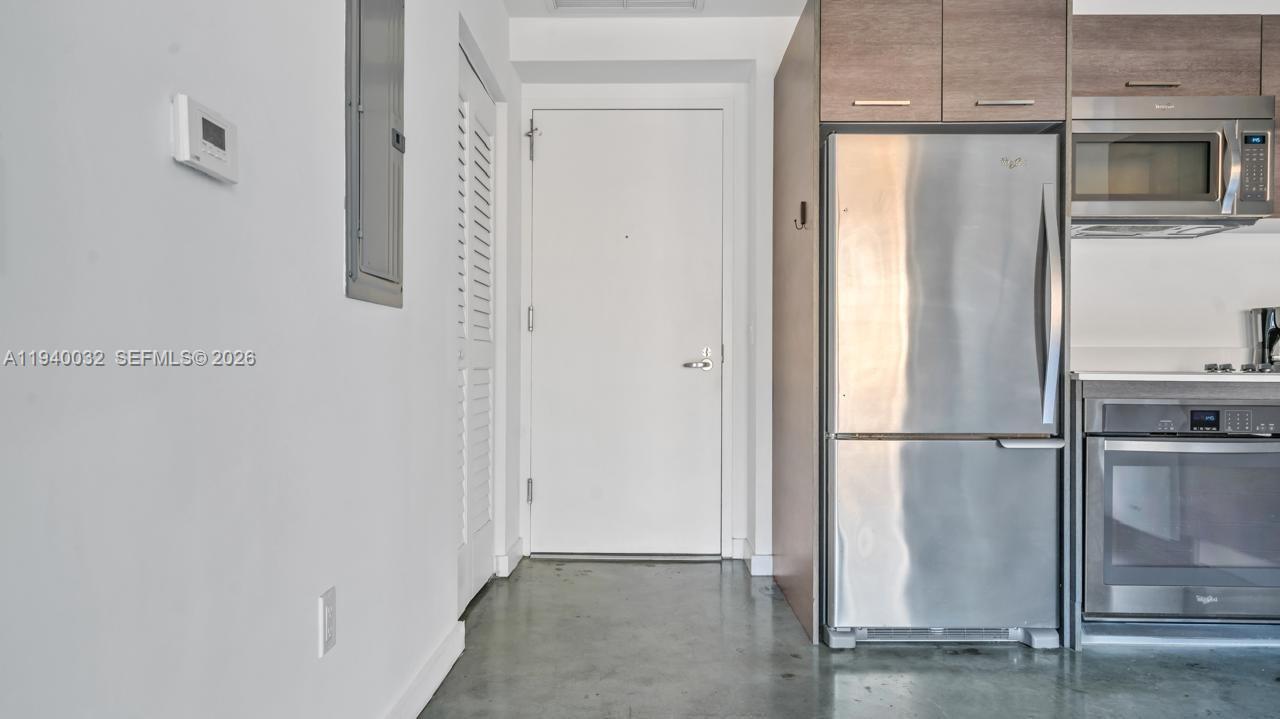 151 SE 1st St # 1403