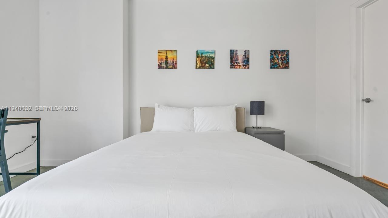 151 SE 1st St # 1403