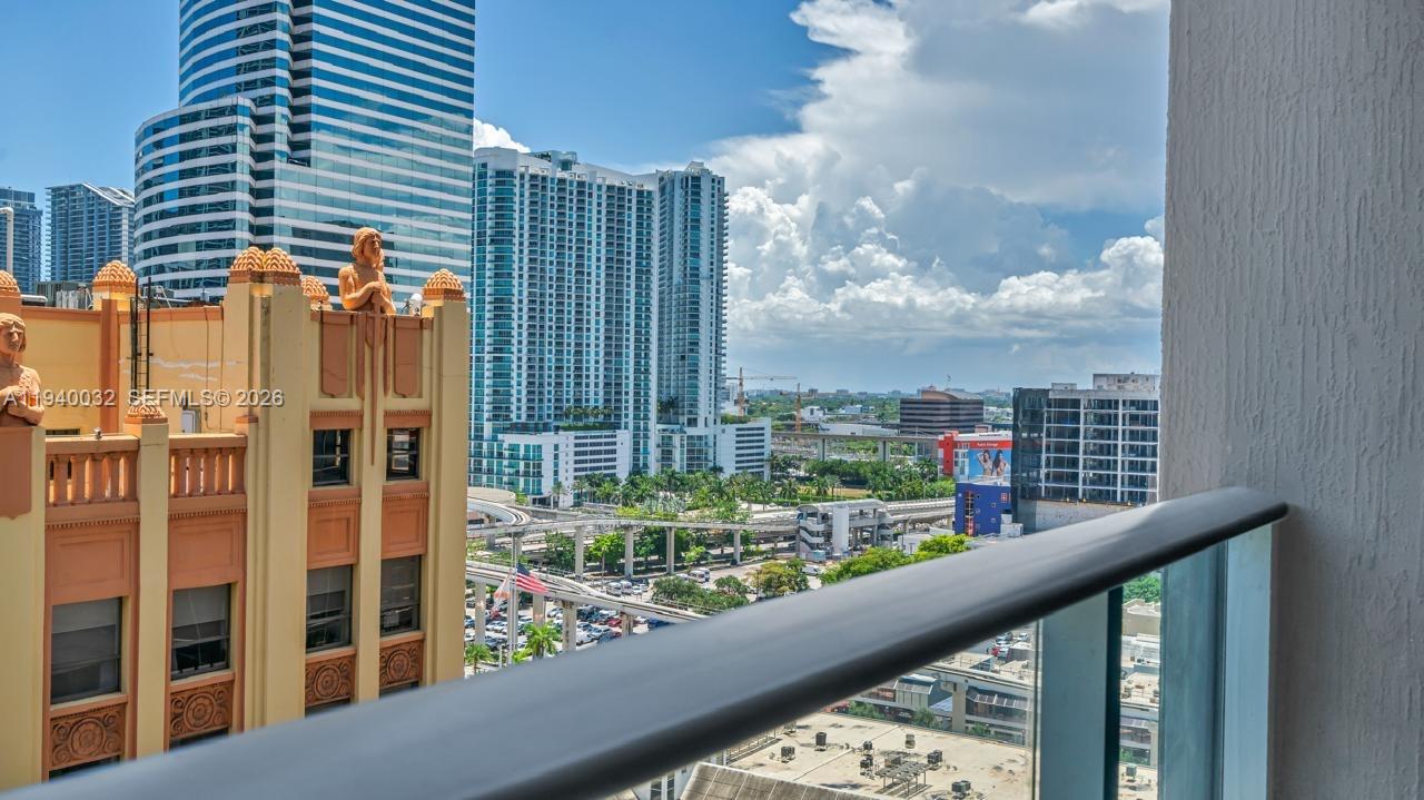 151 SE 1st St # 1403