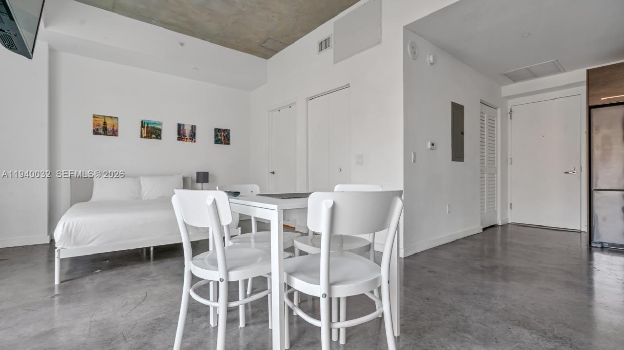 151 SE 1st St # 1403