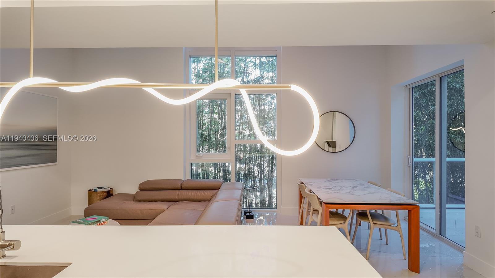 455 NE 39th St # 112