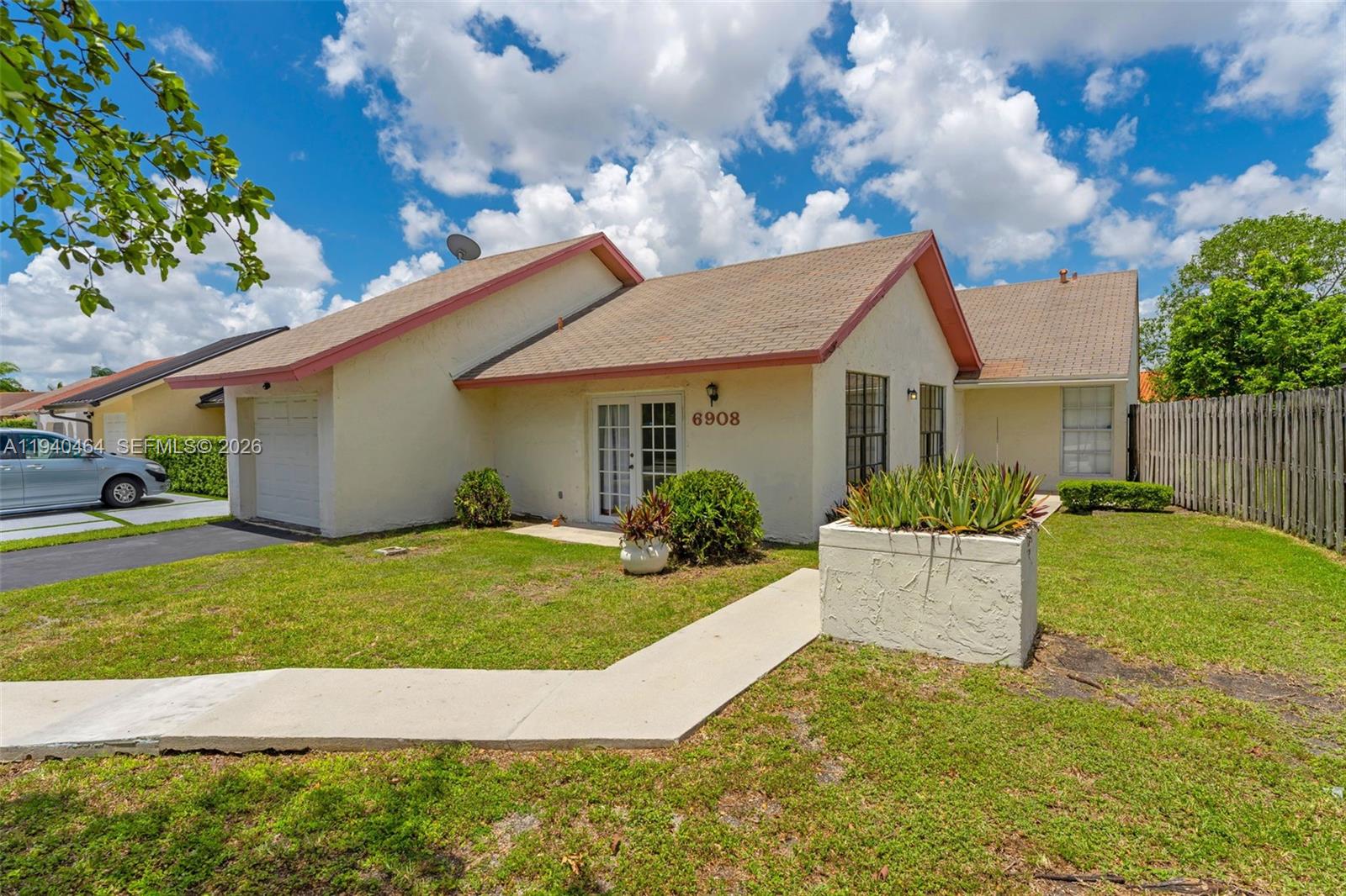 6908 SW 104th Ct